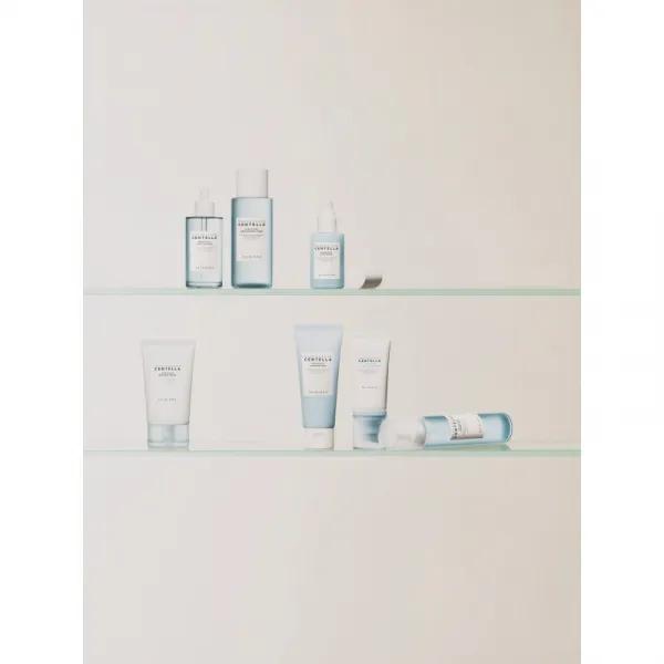 SKIN1004 Madagascar Centella Hyalu-Cica Brightening Toner jemné exfoliačné tonikum pre rozjasnenie a hydratáciu 210 ml
