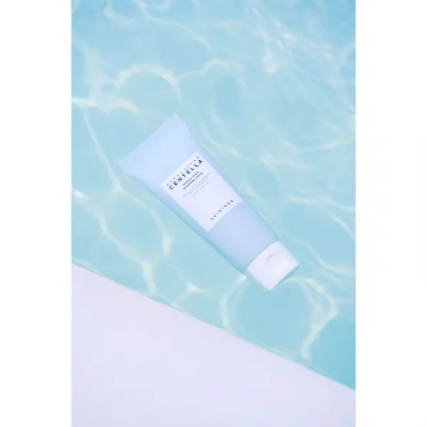 SKIN1004 Madagascar Centella Hyalu-Cica Sleeping Pack zdokonaľujúca a hydratačná maska na noc pre vypnutie pleti 100 ml