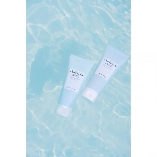 SKIN1004 Madagascar Centella Hyalu-Cica Sleeping Pack zdokonaľujúca a hydratačná maska na noc pre vypnutie pleti 100 ml