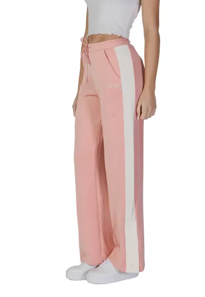 Tepláky Guess SUZANNE dámske, ružová farba, s nášivkou, V5RB00 KCO72