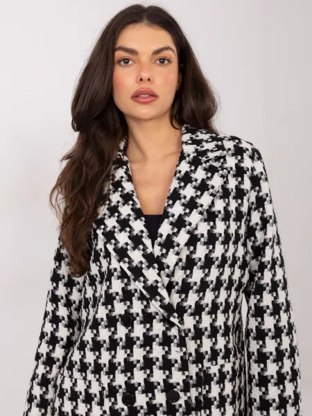 Čierno-biely károvaný blazer