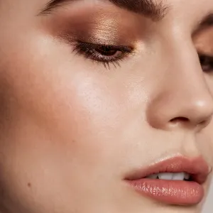 Sisley Phyto Rouge luxusný vyživujúci rúž s kyselinou hyalurónovou odtieň 15 Beige Manhattan 3.4 g