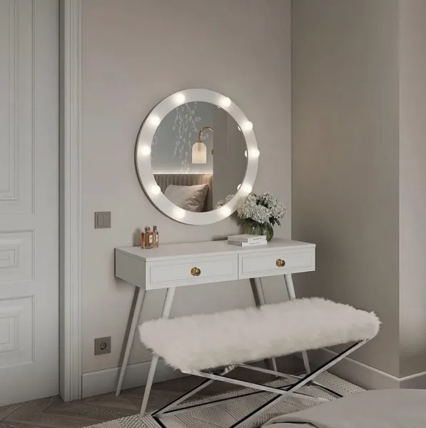 Luxusnáčalúnenálavicaskožušinovýmpoťahomachrómovoukonštrukciou–elegantnýškandinávskyštýl