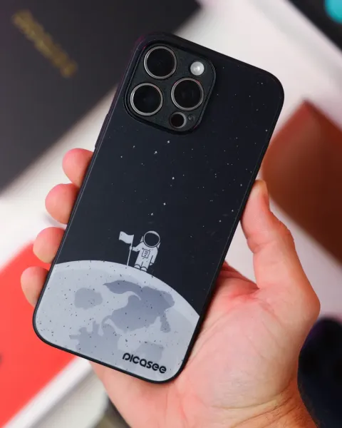 ULTIMATE CASE pro Google Pixel 9a - Astronaut