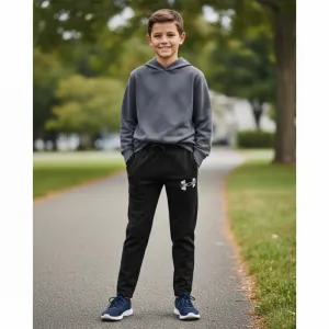 Chlapčenské zateplené tepláky UNDER ARMOUR UA Rival Flc Cblck Grphc Jgr