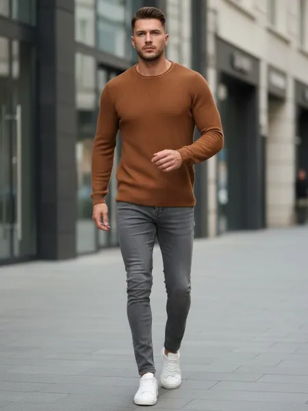 Trendy sveter pre mužov - hnedá farba