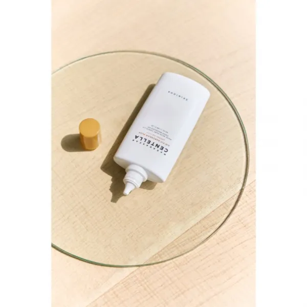 SKIN1004 Madagascar Centella Air-Fit Suncream Plus minerálny ochranný krém pre citlivú pokožku SPF 50+ 50 ml