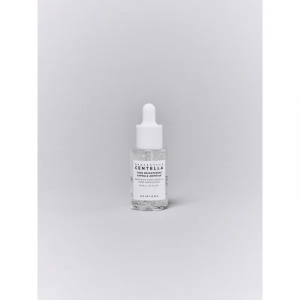 SKIN1004 Madagascar Centella Tone Brightening Capsule Ampoule hydratačné sérum pre rozjasnenie a vyhladenie pleti 30 ml