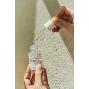 SKIN1004 Madagascar Centella Tone Brightening Capsule Ampoule hydratačné sérum pre rozjasnenie a vyhladenie pleti 30 ml