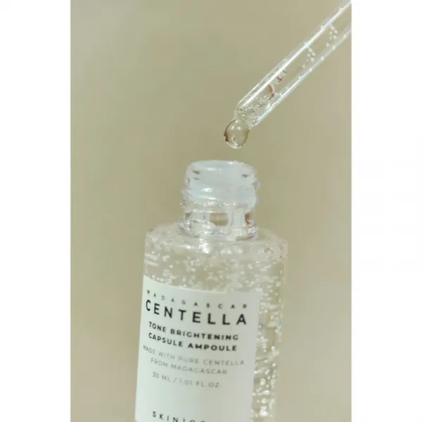 SKIN1004 Madagascar Centella Tone Brightening Capsule Ampoule hydratačné sérum pre rozjasnenie a vyhladenie pleti 30 ml