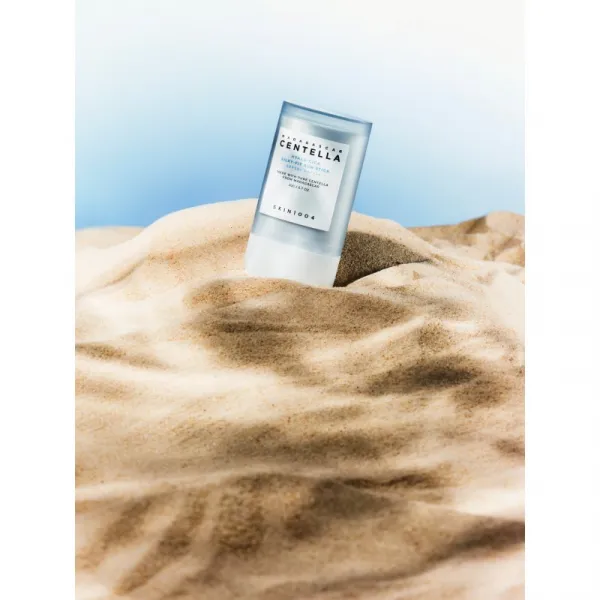 SKIN1004 Madagascar Centella Hyalu-Cica Silky-Fit Sun Stick ochranná hydratačná tyčinka SPF 50+ 20 g
