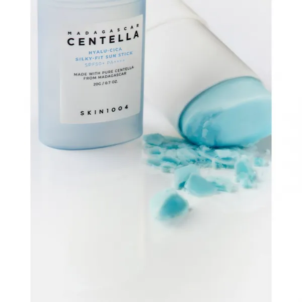 SKIN1004 Madagascar Centella Hyalu-Cica Silky-Fit Sun Stick ochranná hydratačná tyčinka SPF 50+ 20 g