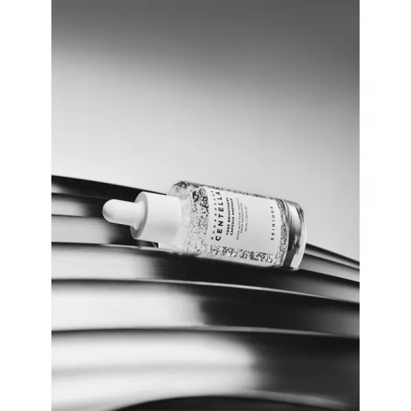 SKIN1004 Madagascar Centella Tone Brightening Capsule Ampoule hydratačné sérum pre rozjasnenie a vyhladenie pleti 50 ml
