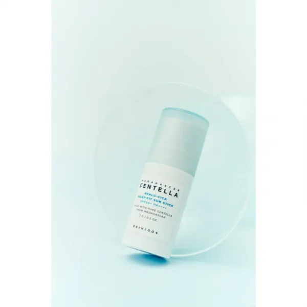 SKIN1004 Madagascar Centella Hyalu-Cica Silky-Fit Sun Stick ochranná hydratačná tyčinka SPF 50+ 7 g
