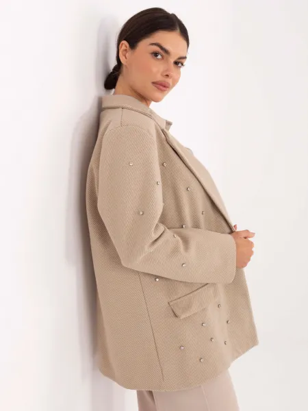 Béžový blazer s ozdobnými detailmi