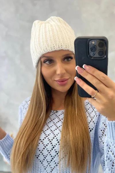 Dámska zimná čiapka Rebeka K345 biela