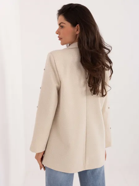 Svetlobéžový blazer s ozdobnými detailmi