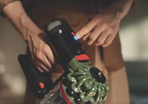 Cyklón Dyson V8 - Tyčový vysávač