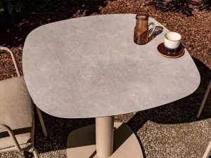 Manolo balkónový stolík 75x75 cm latte