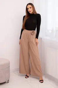 Elegantné dámske nohavice s kvetinovou dekoráciou
