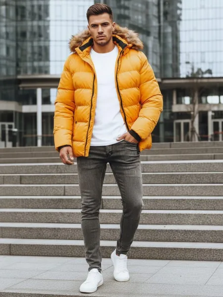 Moderná zimná bunda s kapucňou v žltej farbe pre mužov