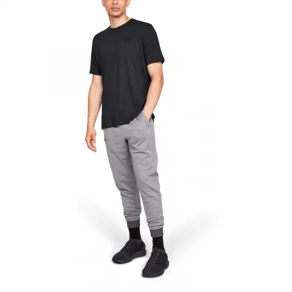Pánske tréningové tričko s krátkym rukávom UNDER ARMOUR SPORTSTYLE LEFT CHEST SS-BLK