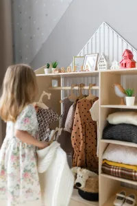 Montessori šatníková skriňa