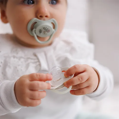 BABYONO Cumlíky silikónové symetrické 6-18m, 2 ks