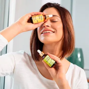 Delia Cosmetics Niacinamide 10% + zinc obnovujúce sérum na tvár, krk a dekolt 30 ml