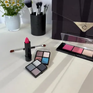 Zmile Kozmetický kufrík Beauty Case Velvety černý