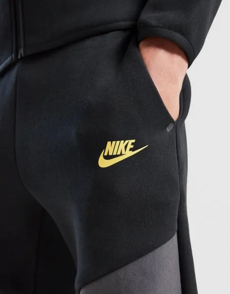 Nike Nohavice  B Nsw Tch Flc Jggr - Pd