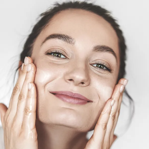 Natuint cosmetics - Čistiaci gél na tvár - mydlové orechy