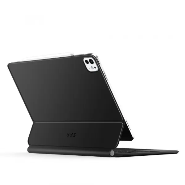 Tech-Protect Smartcase Keyboard puzdro s klávesnicou na iPad Pro 11'' 5-6gen 2024-2025, čierne (TEC335817)