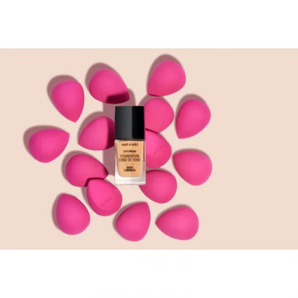 Wet n Wild PhotoFocus ľahký hydratačný make-up pre rozjasnenie pleti odtieň Golden Beige 28 ml