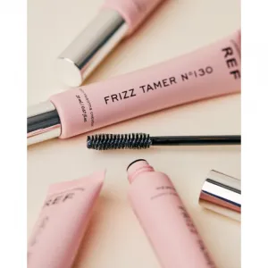 REF Frizz Tamer N°130 uhladzujúca starostlivosť na vlasy 20 ml