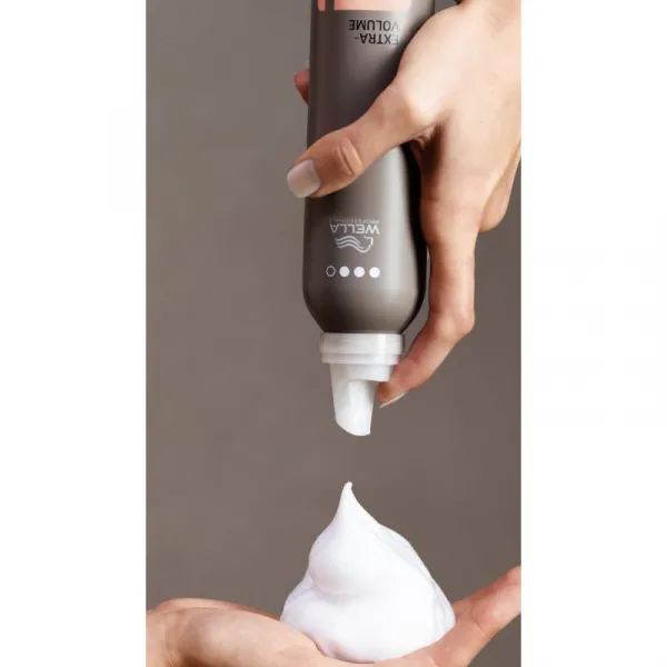 Wella Professionals Eimi Extra Volume penové tužidlo pre extra objem 500 ml