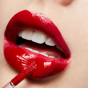 MAC Cosmetics Lipglass lesk na pery odtieň Ruby Woo 3,1 ml