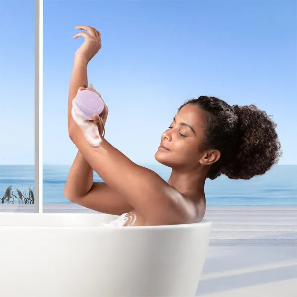 FOREO LUNA™ 4 body masážny prístroj na telo Lavender