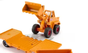 SIKU Super – súprava Mercedes-Benz 710 prevážajúca nakladač 411 Bölling, 1:50