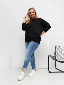 Čierna plus size blúzka