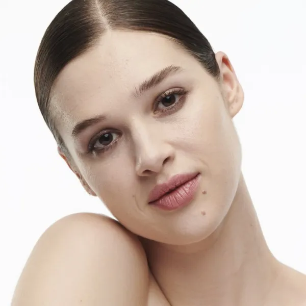 MAC Cosmetics Studio Radiance Serum-Powered Foundation hydratačný make-up odtieň NC10 30 ml