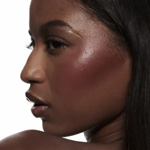 MAC Cosmetics Strobe Liquid Blush tekutá lícenka odtieň Plummy Bare 4.3 ml