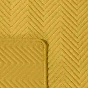 Domtextilu Obojstranný prešívaný prehoz na posteľ žltej farby Šírka: 220 cm | Dĺžka: 240 cm. Šírka: 220 cm | Dĺžka: 240 cm. 30117_24813