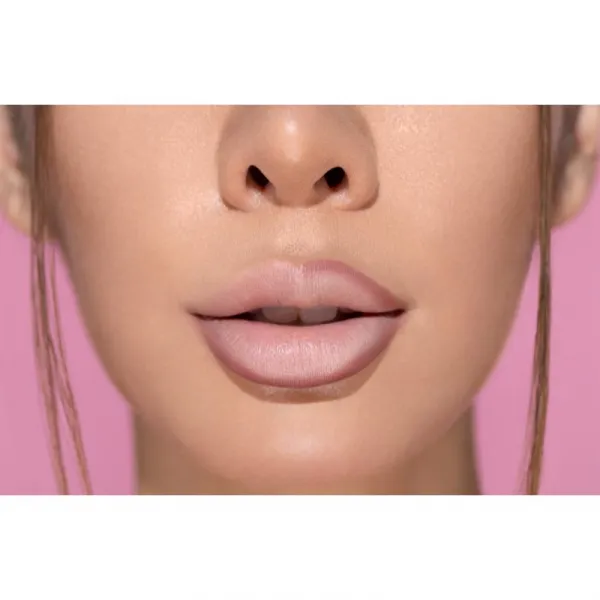 Wet n Wild Perfect Pout dlhotrvajúca ceruzka na pery odtieň Comes Naturally 0.25 g