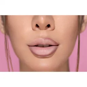 Wet n Wild Perfect Pout dlhotrvajúca ceruzka na pery odtieň Comes Naturally 0.25 g