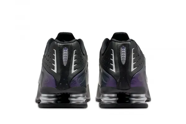 Nike Shox R4 "Black Metallic" (IO4546-002)