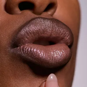 MAC Cosmetics Dazzlelips Crayon trblietavý rúž v ceruzke odtieň Gem Stone 1.5 g