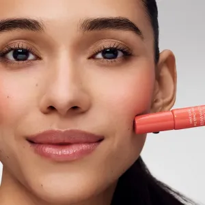 Estée Lauder Futurist Blushmaker krémová lícenka odtieň Elevator Smile 10 ml