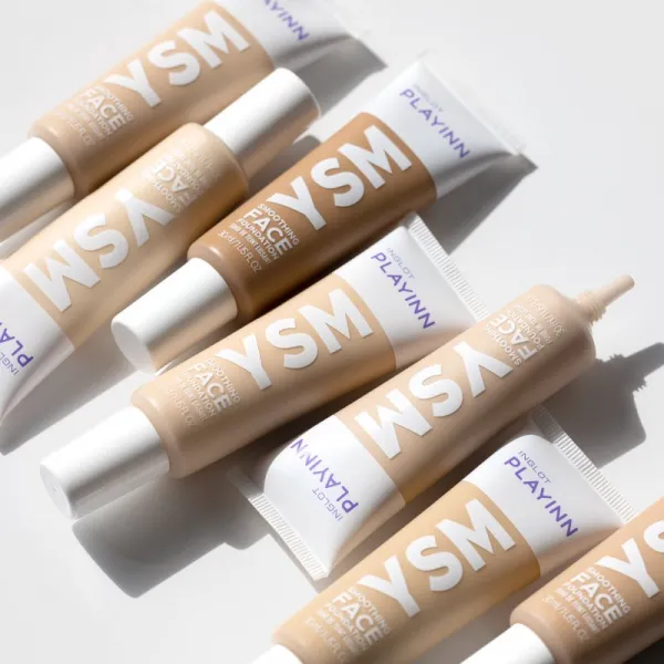 Inglot PlayInn YSM vyhladzujúci make-up pre mastnú a zmiešanú pleť odtieň 49 30 ml