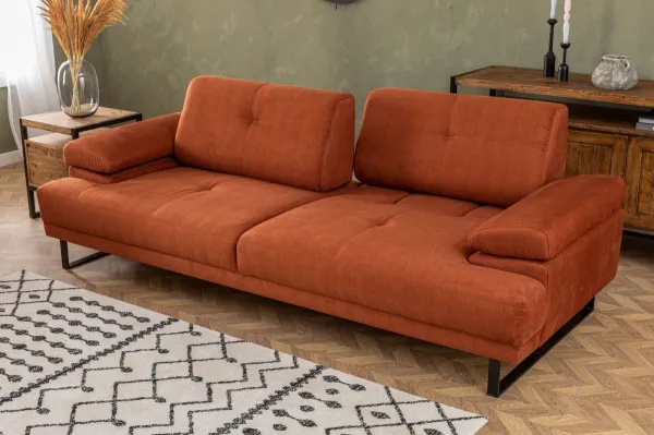 Hanah Home Třímístná pohovka Mustang 239 cm oranžová